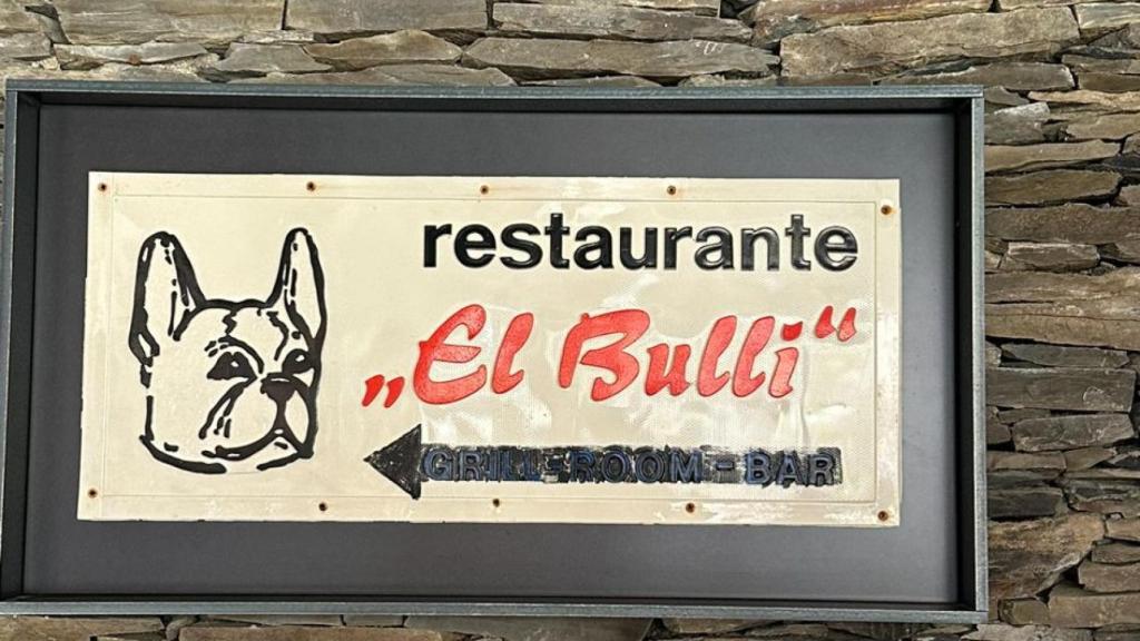 En el salón de El Bulli, parte de la memorabilia.