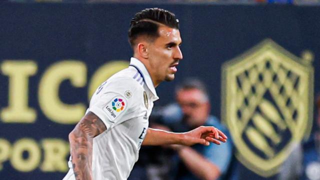 Ceballos realiza una conducción frente al Cádiz.