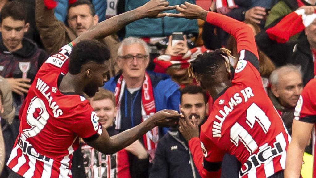 Los hermanos Williams celebran uno de los dos goles.
