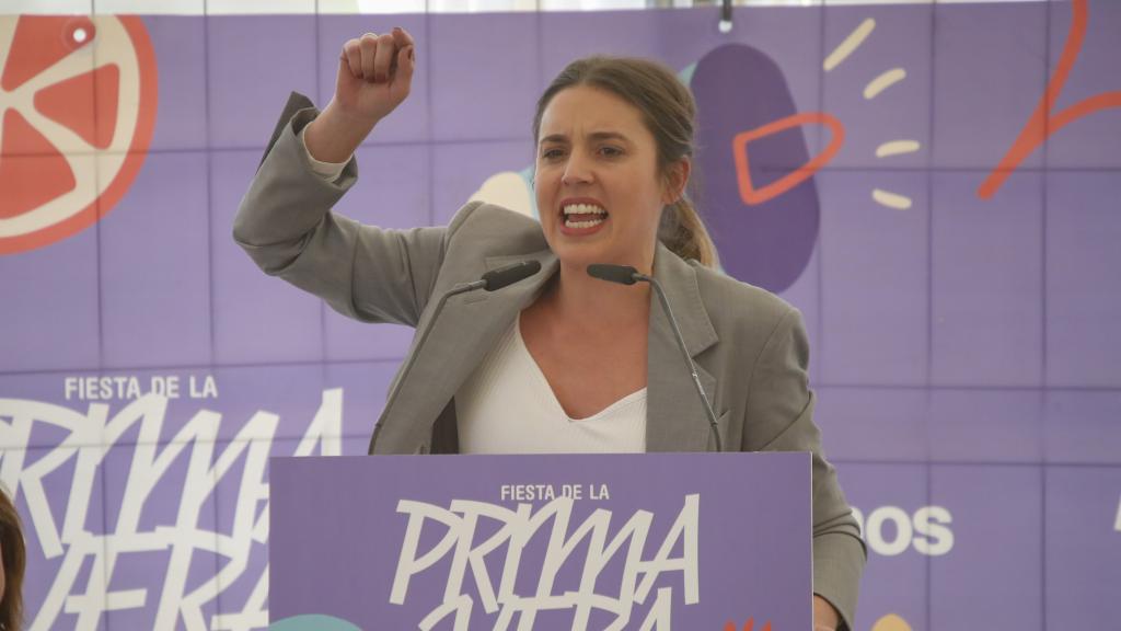 La ministra de Igualdad, Irene Montero, interviene durante la Fiesta de la Primavera en Zaragoza.