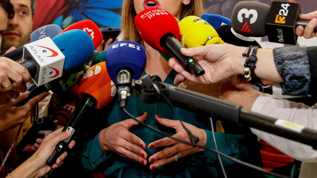 La ministra de Igualdad, Irene Montero, se dirige a medios de comunicación con motivo de su participación en la presentación del informe LGTBfobia en las aulas 2021-2022.