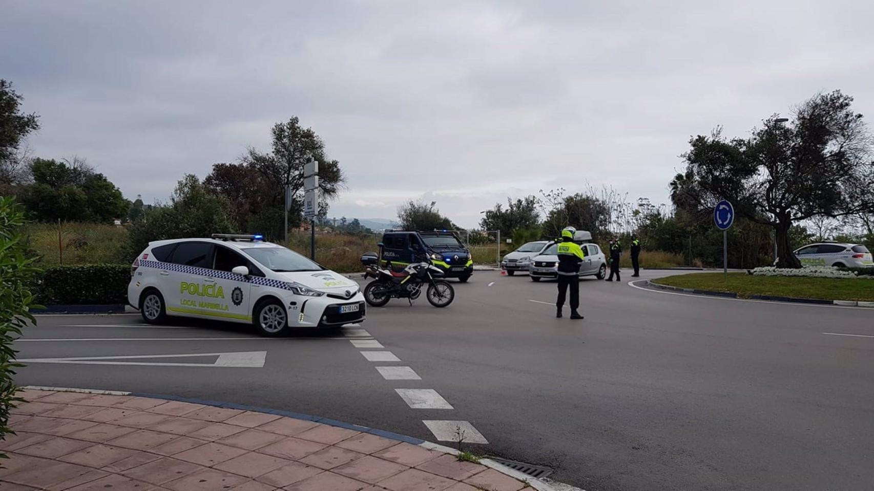 Foto de archivo de un control de la Policía Local de Marbella.