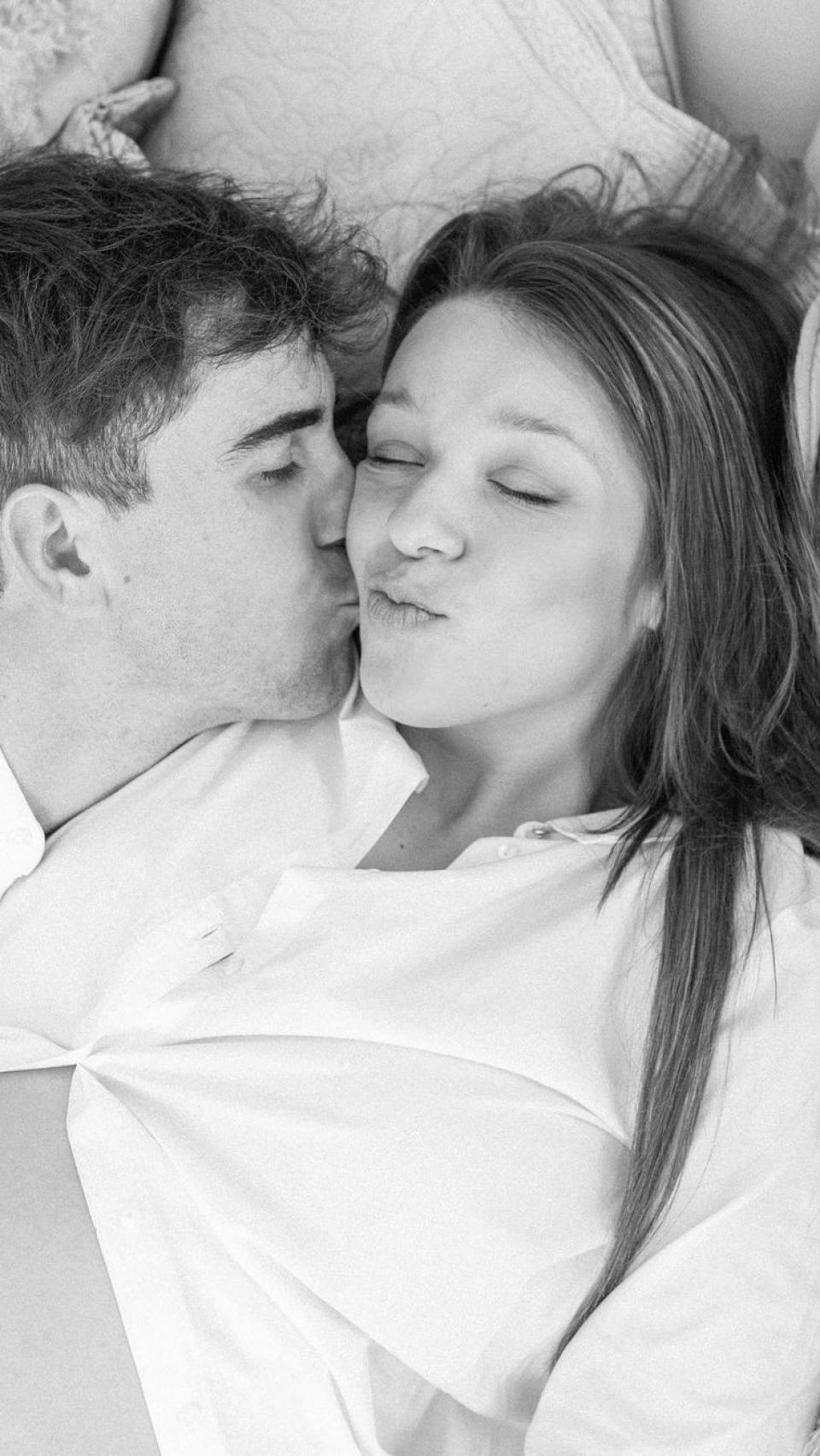 La pareja en una imagen en blanco y negro publicada en sus redes sociales.