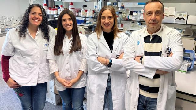 Lídia Cedó Giné, Teresa Villanueva Carmona, Sonia Fernández-Veledo y Joan Vendrell, miembros del equipo de investigadores e investigadoras del Grupo DIAMET del IISPV