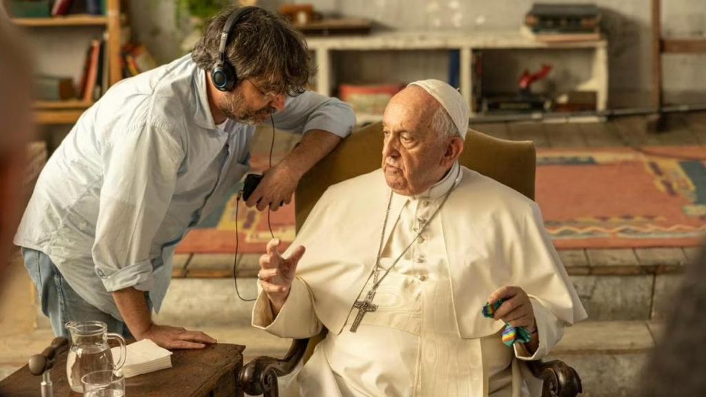 Jordi Évole junto al papa Francisco durante la grabación de 'Amén. Francisco responde'.