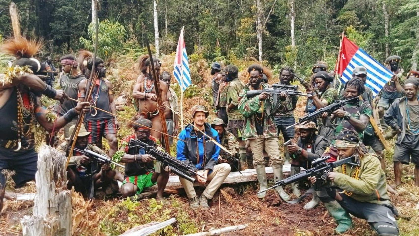 Rebeldes separatistas armados tomaron como rehén a un piloto neozelandés el pasado 7 de febrero.
