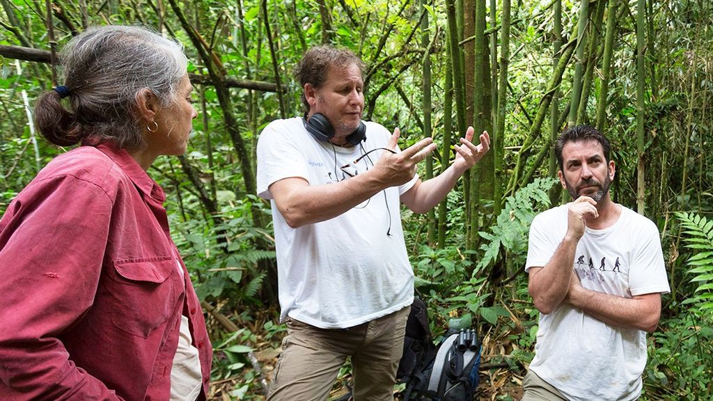 Un momento de la grabación en el Amazonas de 'La Selva de Cristal', con Gerardo Olivares y Arturo Valls.