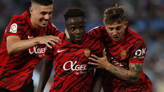 Los jugadores del RCD Mallorca, celebrando el gol de Amath Ndiaye al Celta