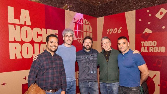 Pedro Nieto, en el centro, junto al resto de finalistas homebrewers