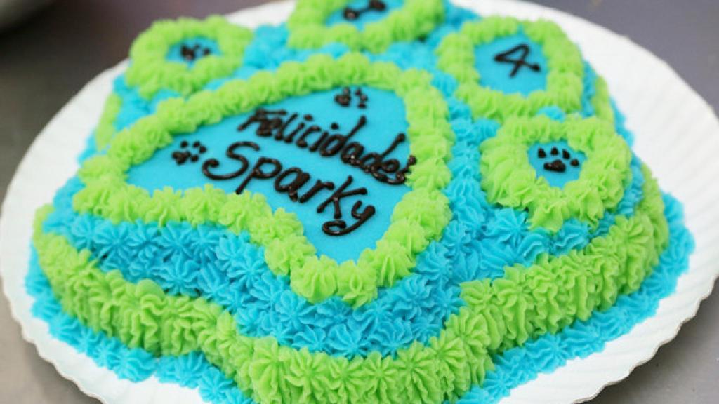 Una tarta de cumpleaños para perros.