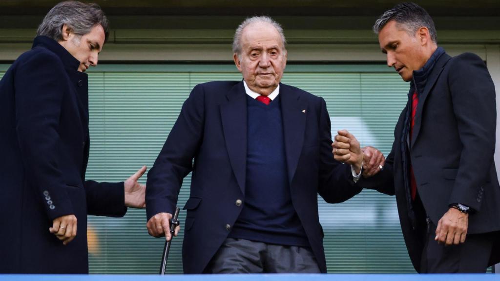 El rey Juan Carlos, en las gradas de Stamford Bridge.