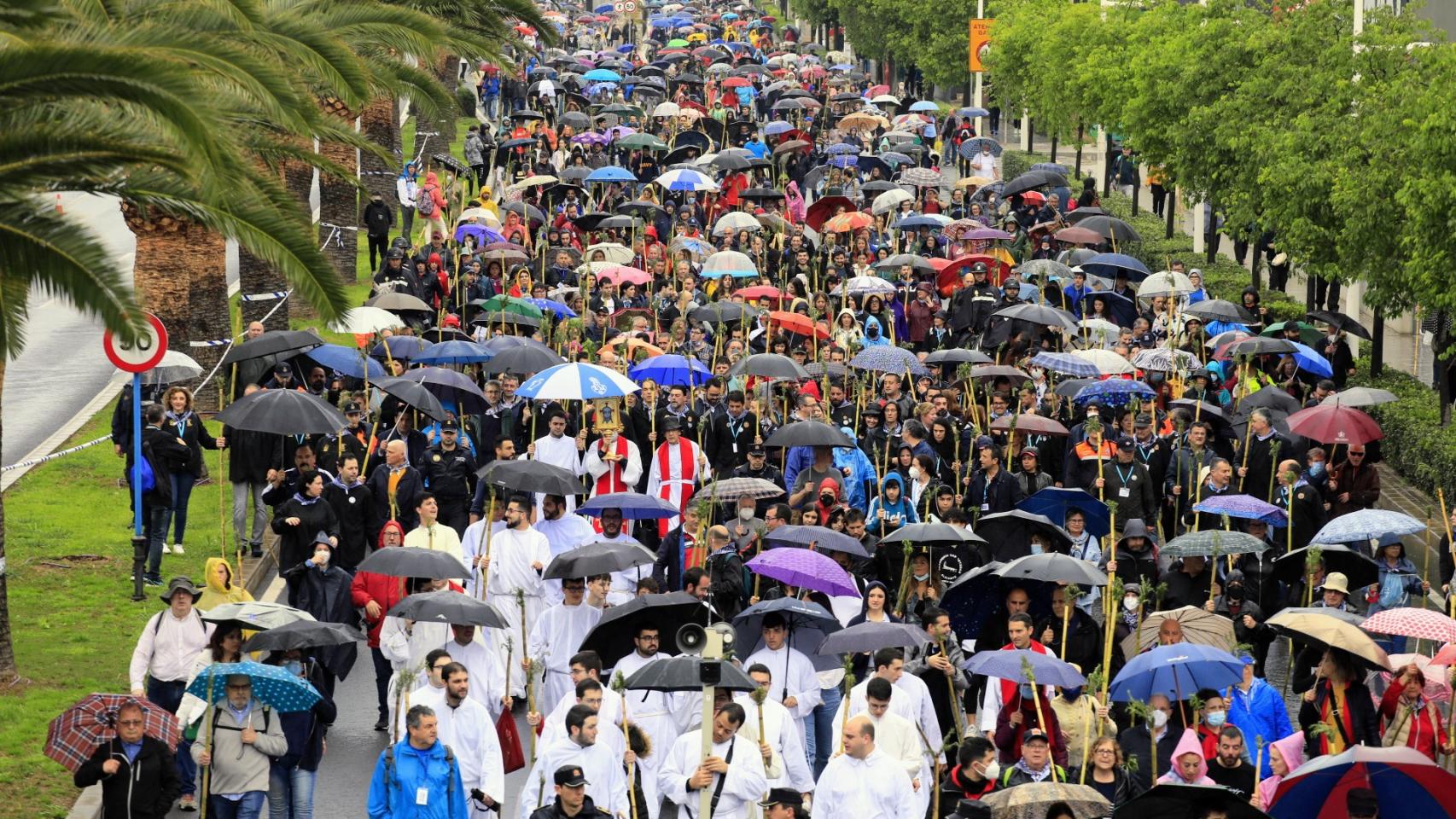 El Ayuntamiento indica los cortes de tráfico e itinerarios para la romería de la Santa Faz, en la imagen la de 2022.