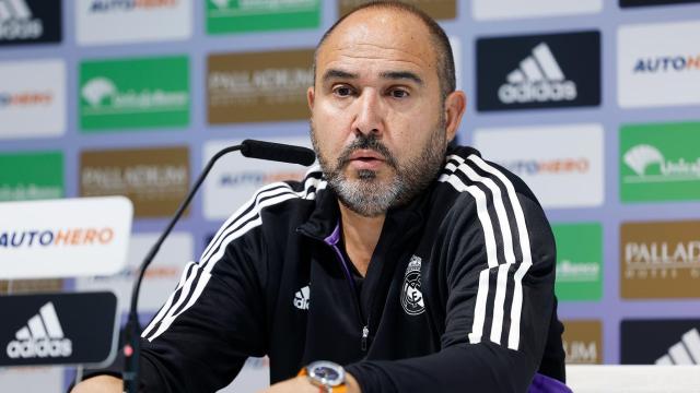 Chus Mateo, en rueda de prensa con el Real Madrid de Baloncesto de la ACB