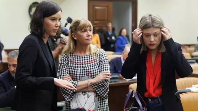 Las diputadas del PSOE Andrea Fernández, Susana Ros y Laura Berja, este martes en la comisión de Justicia del Congreso.