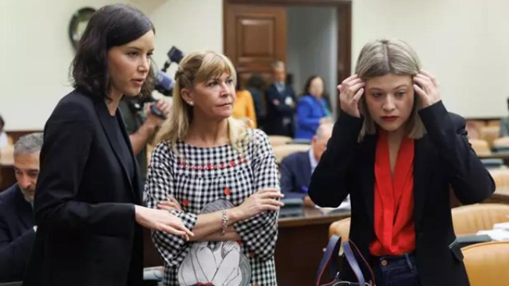 Las diputadas del PSOE Andrea Fernández, Susana Ros y Laura Berja, este martes en la comisión de Justicia del Congreso.