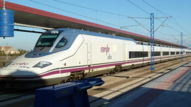 Imagen de un AVE de Renfe