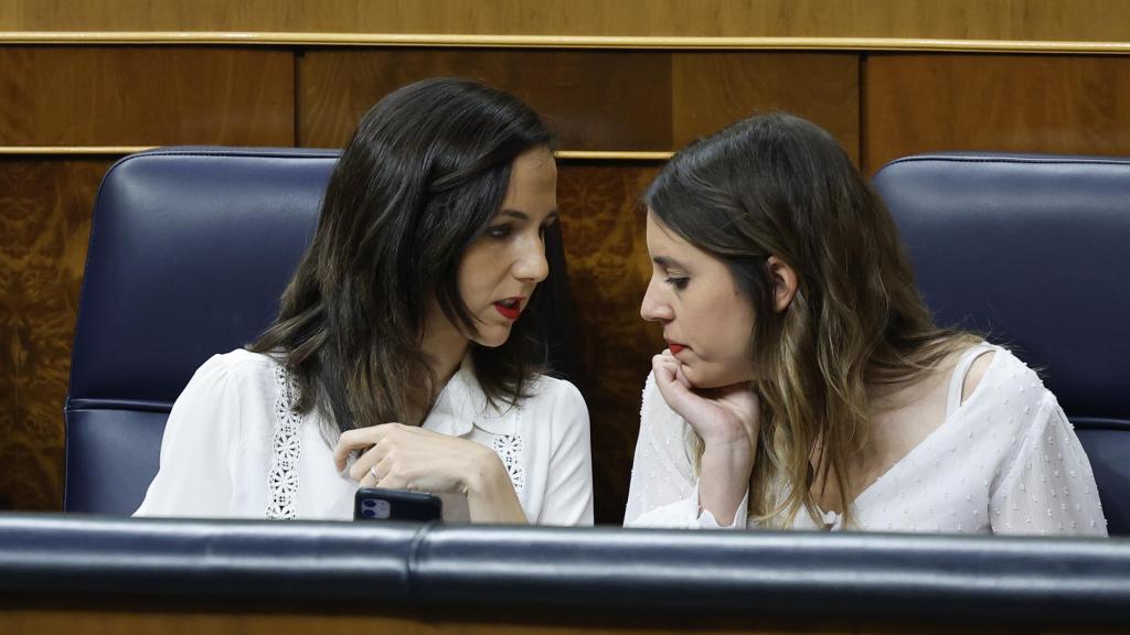 Las ministras Ione Belarra e Irene Montero, este jueves en el Congreso de los Diputados.