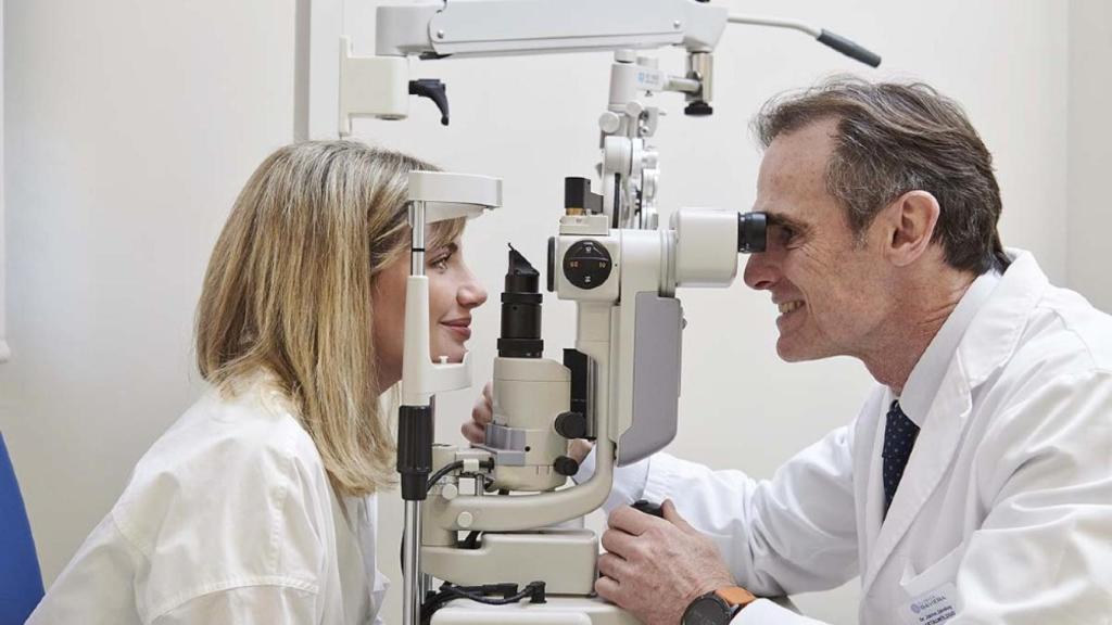 Adiós a tus gafas en Clínica Baviera