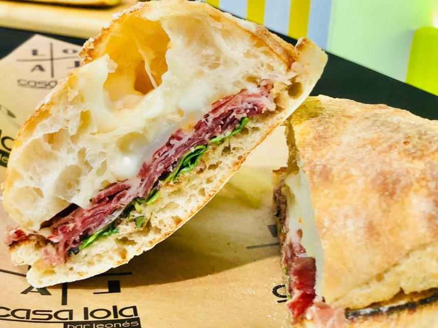 El famoso bocadillo de Casa Lola, en Rueda