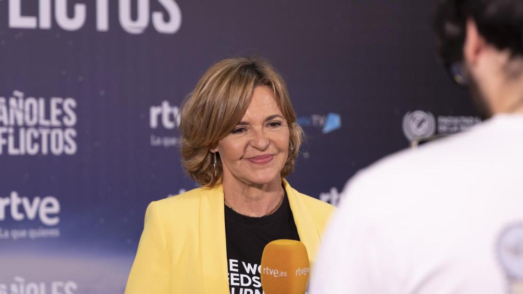 Almudena Ariza presenta 'Españoles en conflicto'.