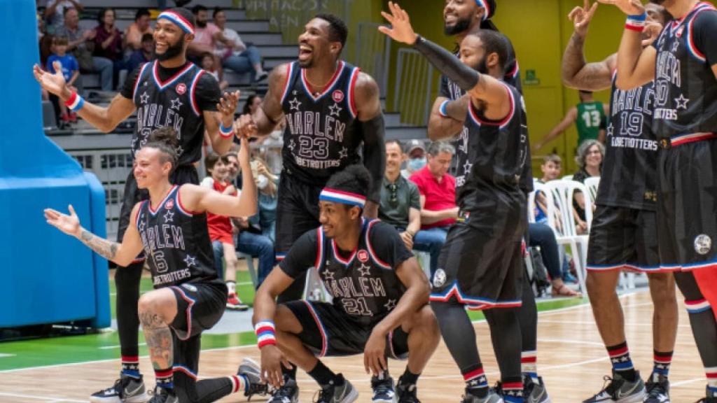 Los Harlem Globertrotters tras uno de sus partidos