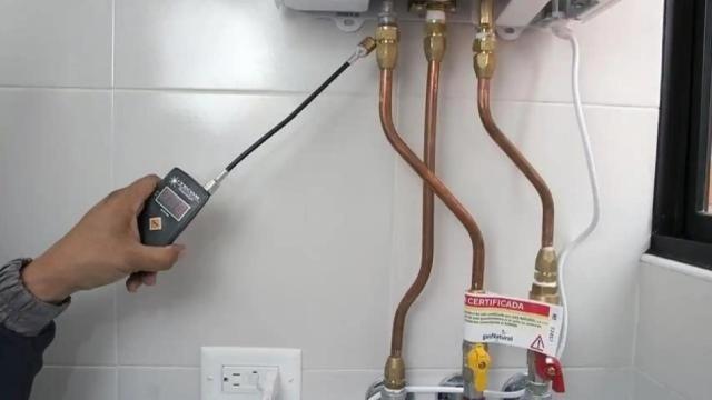 Imagen de archivo de un revisor de gas.