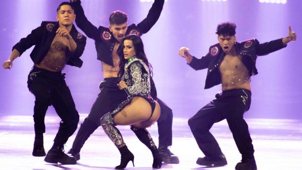Chanel en un ensayo en la final de Eurovisión 2022.