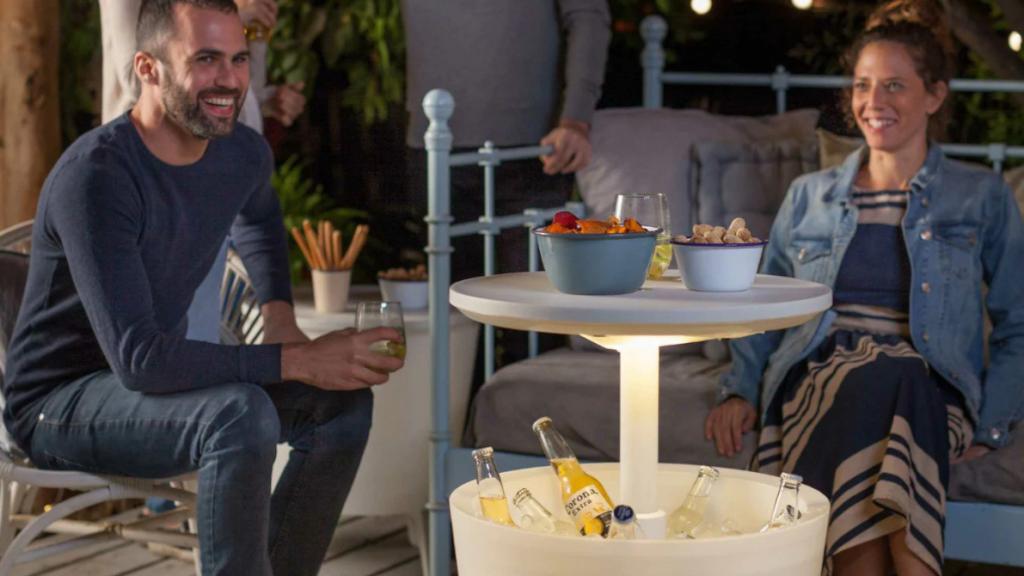 ¡Ofertón para el verano!: llévate esta mesa nevera de jardín por solo 90 euros