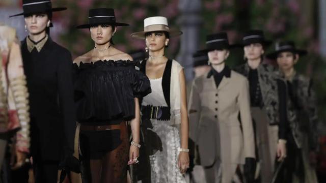 Desfile de la colección crucero de Dior en Sevilla.