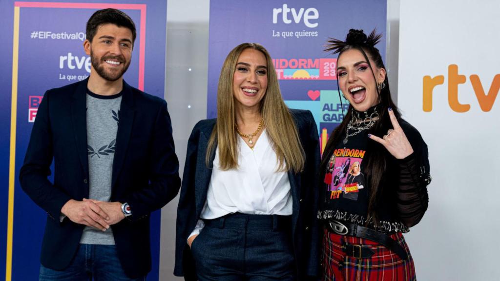 Rodrigo Vázquez, Mónica Naranjo e Inés Hernand, en el Benidorm Fest.