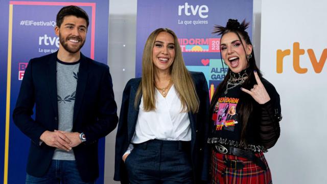Rodrigo Vázquez, Mónica Naranjo e Inés Hernand, presentadores del Benidorm Fest.
