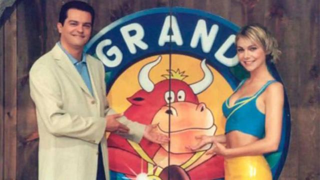 Ramón García junto al mítico logo del 'Grand Prix', incompatible su tradicional formato con la Ley Belarra.