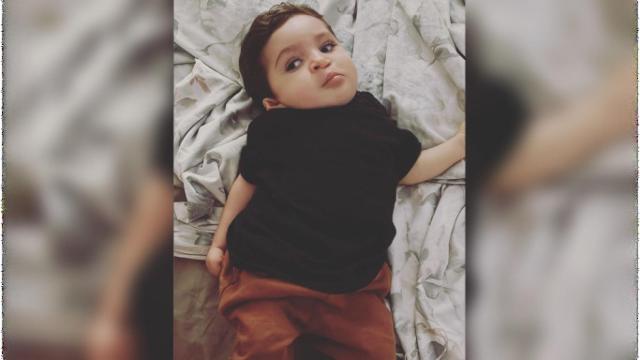 Este es Martín, de 18 meses de edad y con parálisis cerebral.