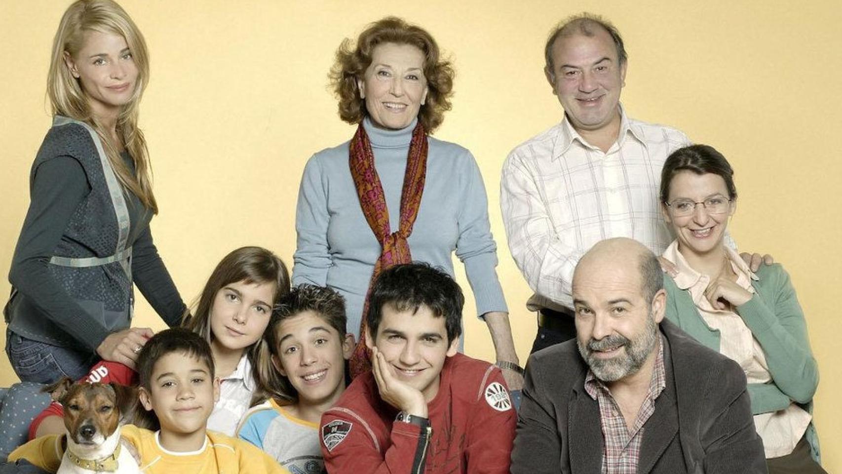 Reparto principal de la serie 'Los Serrano'.