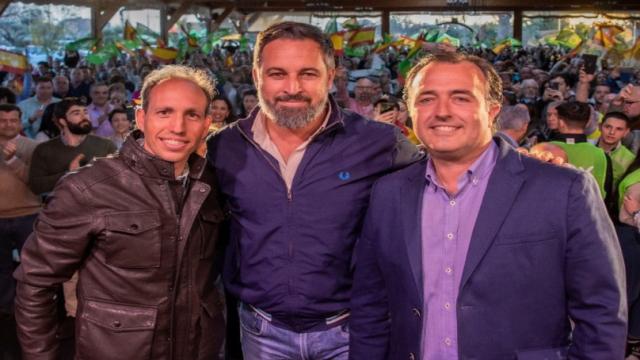 Daniel Arias, Santiago Abascal y David Moreno en una imagen reciente facilitada por Vox