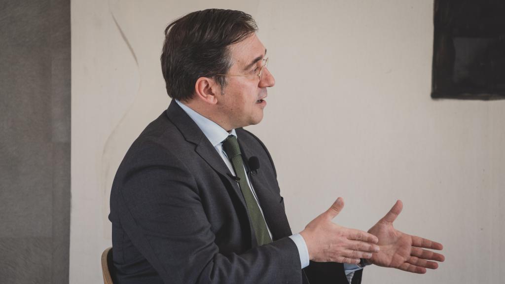 El ministro de Asuntos Exteriores, José Manuel Albares, durante la entrevista con El Español.