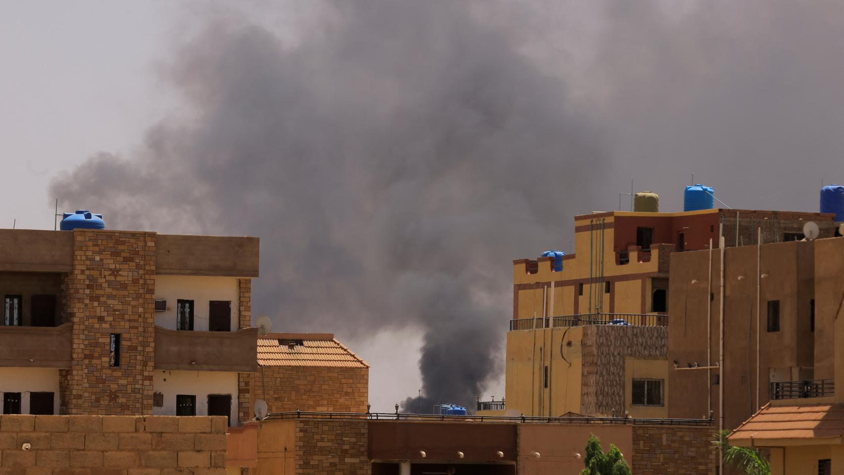 Tanto el Ejército como los paramilitares rompen el alto el fuego pactado.