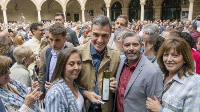 El presidente del Gobierno, Pedro Sánchez, participa en un acto electoral en Úbeda.