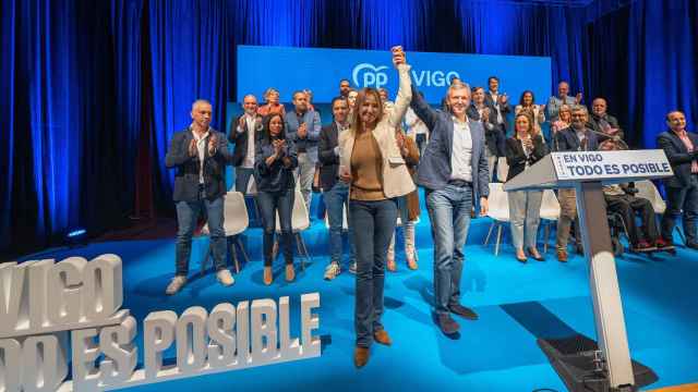 Marta Fernández-Tapias y Alfoso Rueda esta mañana en Vigo.