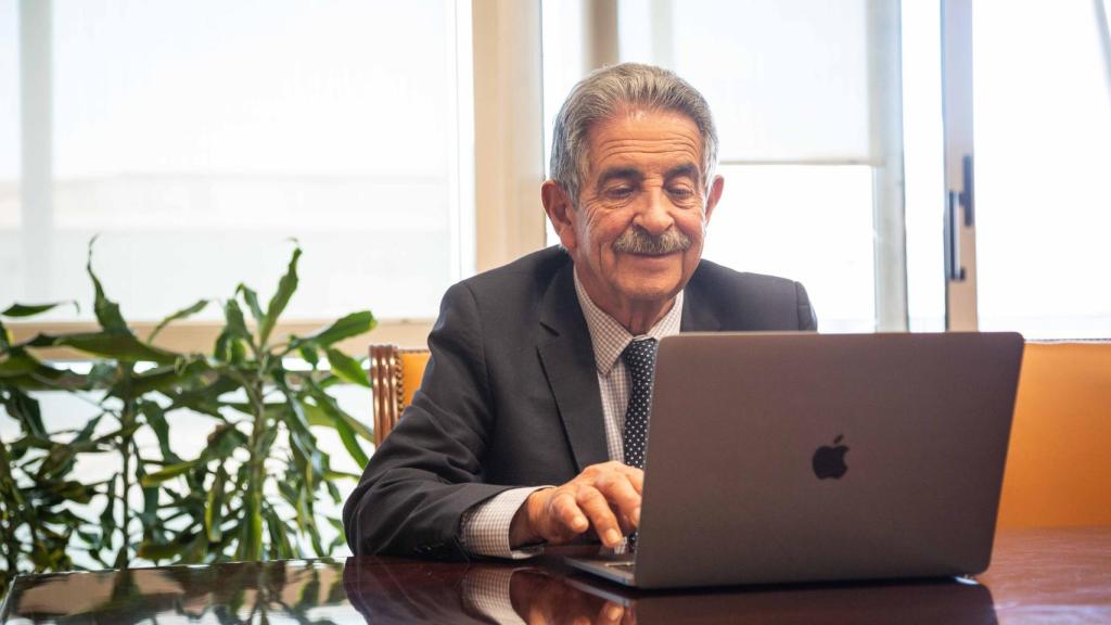 Miguel Angel Revilla, entrevistado por ChatGPT.
