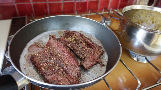 Carne - iStockPhoto - nobtis