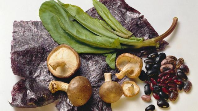 Algas como la nori son un aporte alimentario de calidad recomendado.