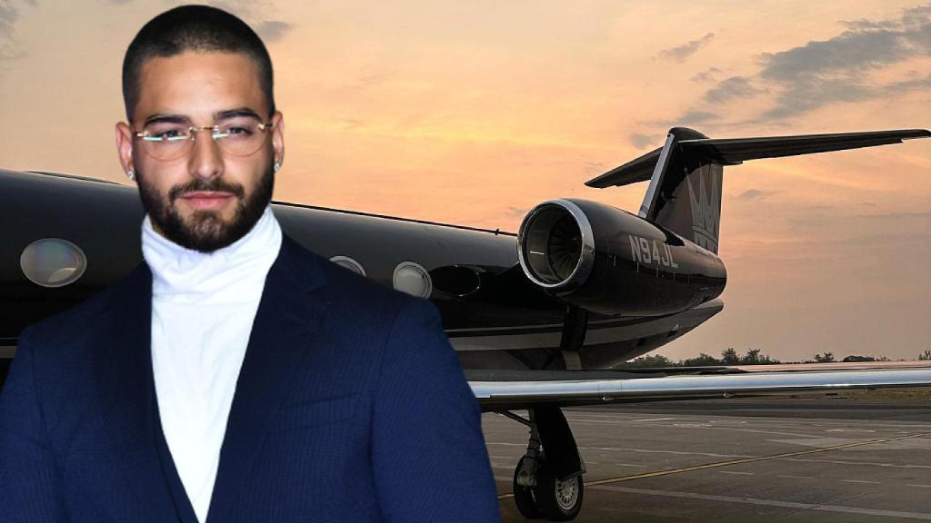 Maluma junto a su avión, en un montaje de JALEOS.