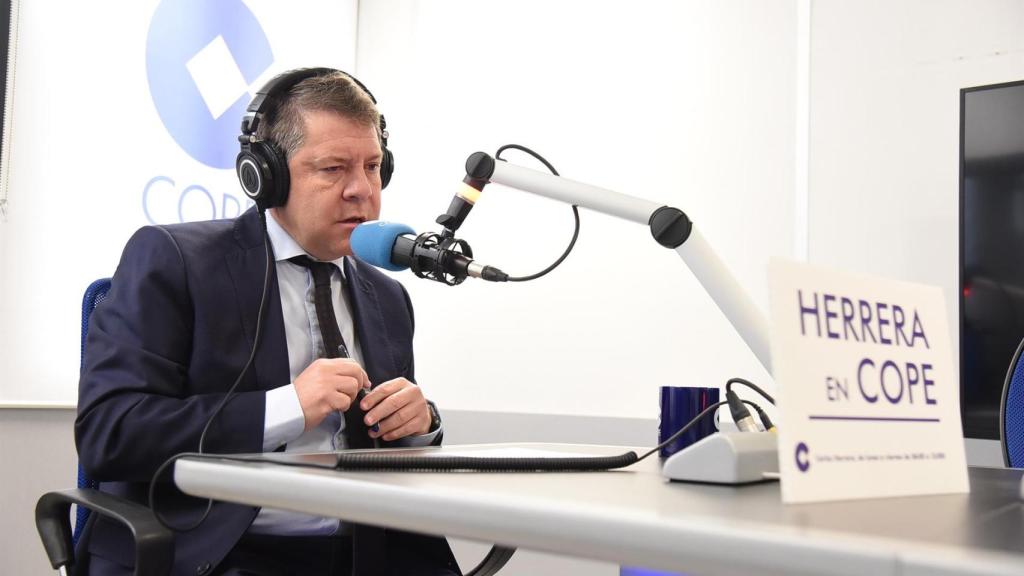 Emiliano García-Page, este lunes en los estudios de la Cope en Toledo