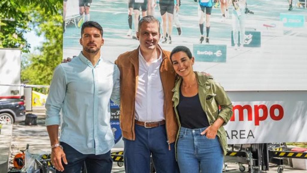 Cristian Toro junto con Javier Ortega Smith y Rocío Monasterio.
