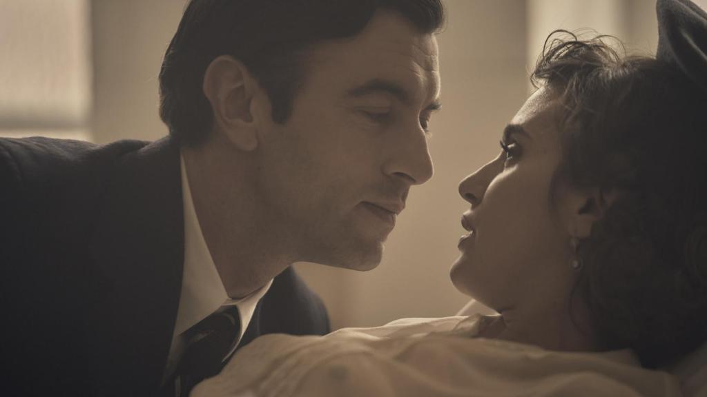 Guillermo (Javier Rey) y Amparo (Verónica Echegui) en 'Los pacientes del doctor García' (Daniel Escale).