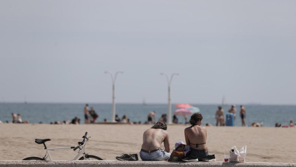 Aspecto que presentaba una playa valenciana a mediados de abril.