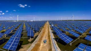 Parque con instalaciones fotovoltaicas, en imagen de archivo.