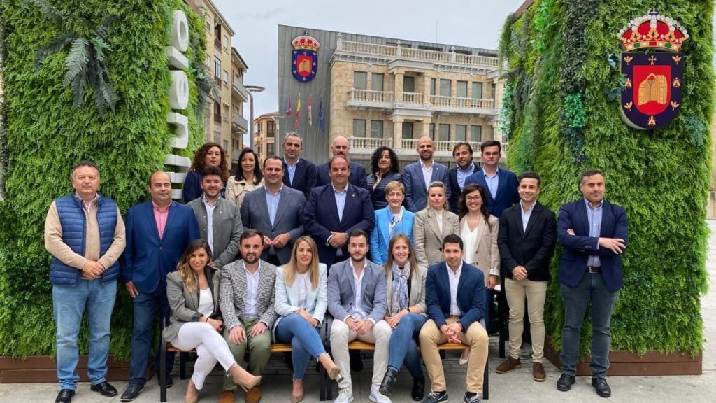 Candidatura del PP de Guijuelo, encabezada por Roberto Martín, y acompañados por cargos provinciales