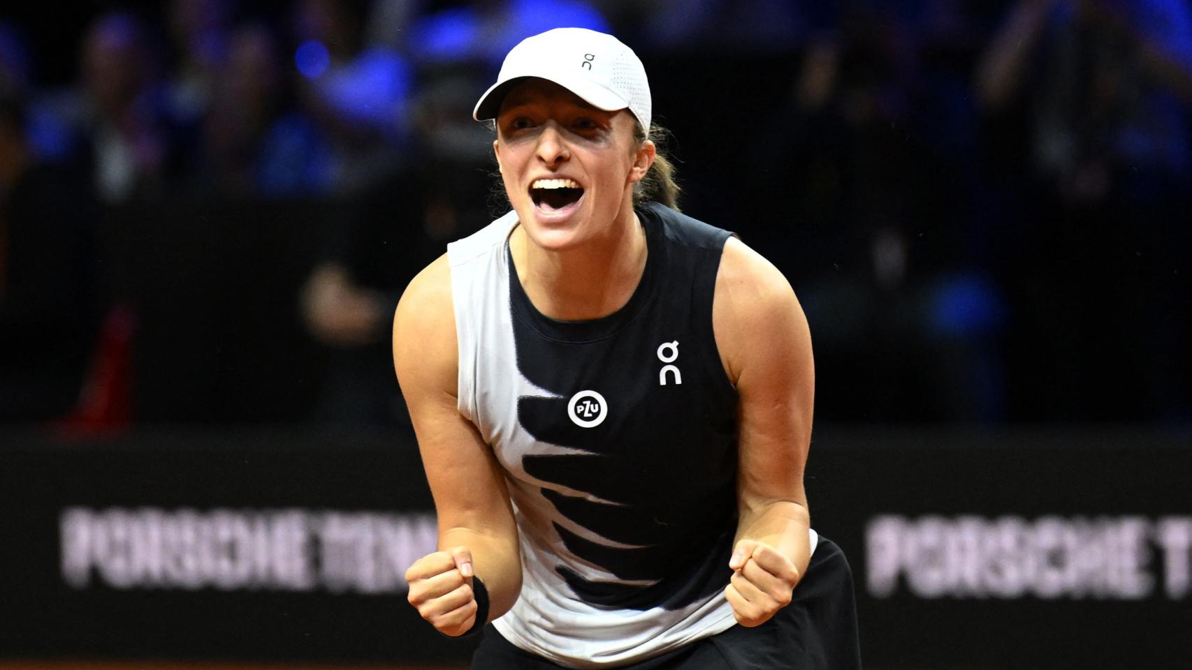Iga Swiatek celebra su victoria en el torneo de Stuttgart.